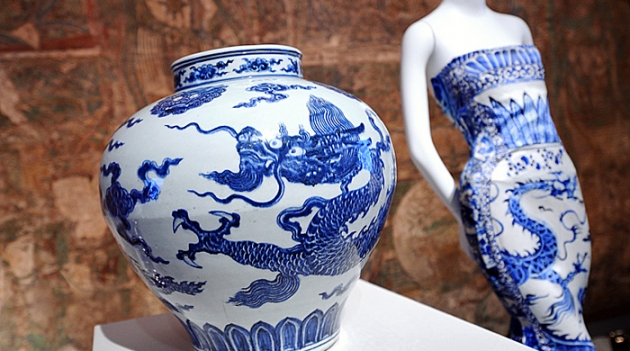 Экспозиция China: Through the Looking Glass побила рекорд выставки МакКуина