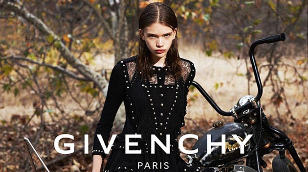 Модели в рекламной кампании Givenchy, весна-лето 2015