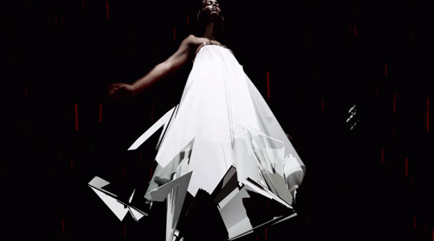 Лучшие творения Александра МакКуина в одном видео