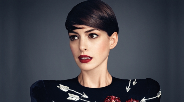 Энн Хэтэуэй на обложке Harper’s Bazaar Россия