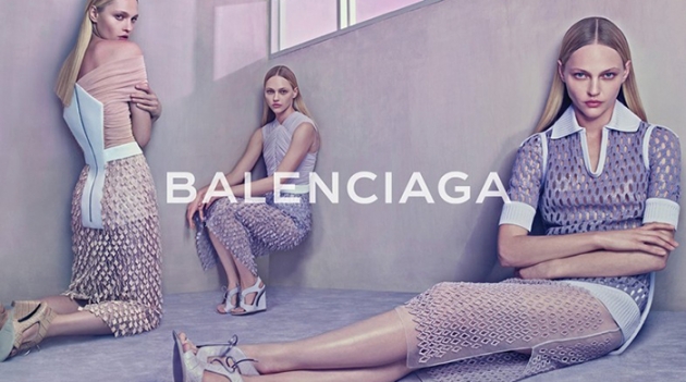 Полная версия: Саша Пивоварова для Balenciaga