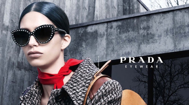 Рекламная кампания очков Prada