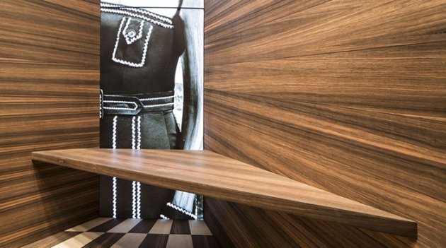 Prada представили новые витрины от Мартино Гампера