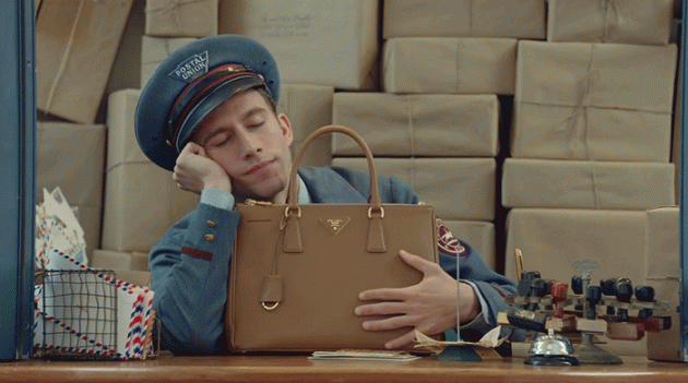 \"Сны почтальона\": Отем Де Уайлд сняла мини-фильмы для Prada