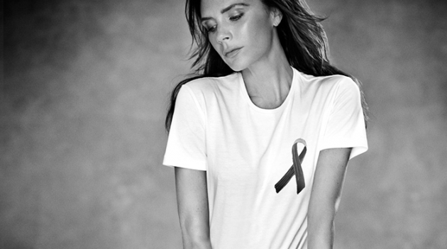 Виктория Бекхэм выпустила майки против СПИДа