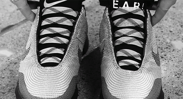 Nike и вправду выпустит самозашнуровывающиеся кроссовки