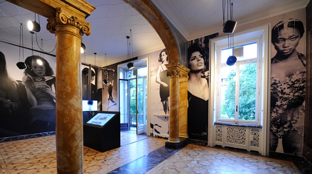 Золото нации: все подробности юбилейной выставки Vogue Italia