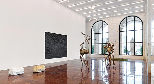 Fendi открыли выставку современного искусства в Риме