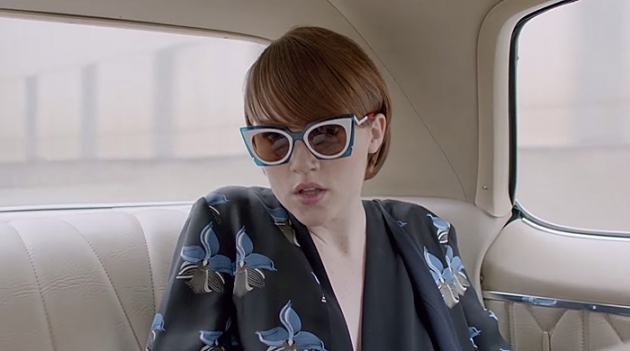 Fendi сняли мини-фильм с британской певицей Хлоей Хоул