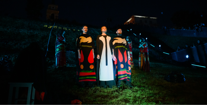 Front подготовил костюмы для исполнительниц главных ролей оперы «Поэма горы»