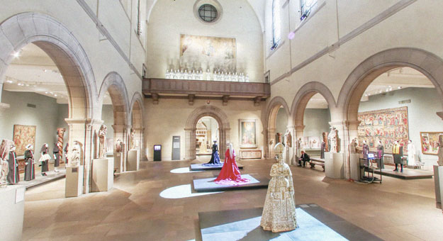 Как создавалась выставка Heavenly Bodies