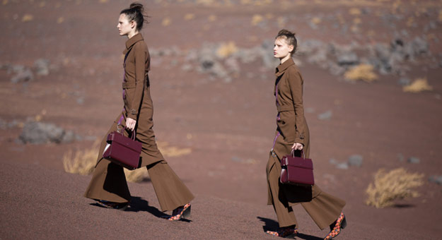 Ирина Шейк и Мариякарла Босконо в марсианской кампании Givenchy