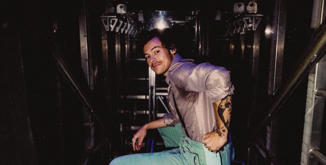 Гарри Стайлз пожертвовал крупную сумму на помощь беженцам