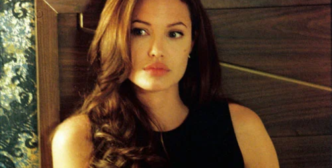 Анджелина Джоли призвала власти Ирана перестать контролировать женщин