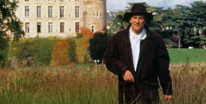 Жерар Депардье закроет свой продюсерский центр в России из-за паузы в проектах