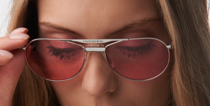 Fakoshima выпустил розовые очки в коллаборации с банком «Точка»