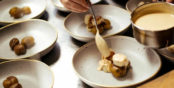 В Петербурге пройдет серия ужинов LovЕat от семи известных ресторанов