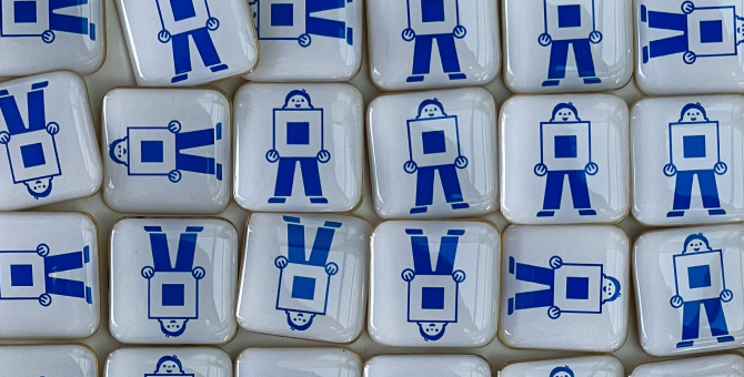 DVKB, Sintezia, Kotomka: Signal запустил мерч-шоп