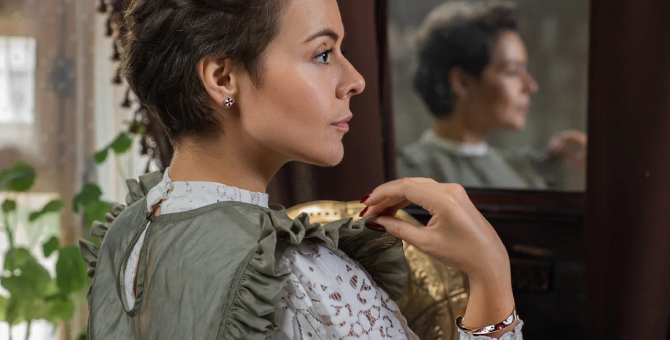 Выпускницы «Британки» представили украшения, вдохновленные «Коломенским»