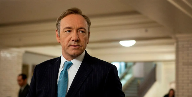 Суд обязал Кевина Спейси выплатить 31 миллион долларов продюсерам «Карточного домика»