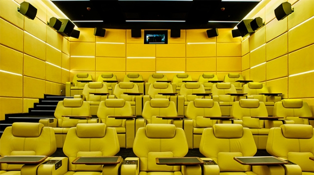 Все и сразу: в столице открывается новый кинотеатр \"Москва\"