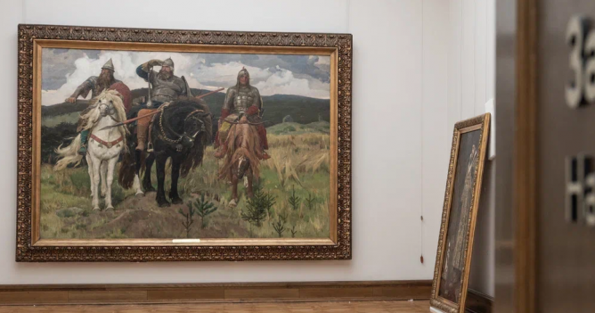 «Богатыри» Васнецова вернулись на историческое место в Третьяковке