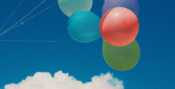 Власти Санкт-Петербурга запретили использовать воздушные шары на выпускных