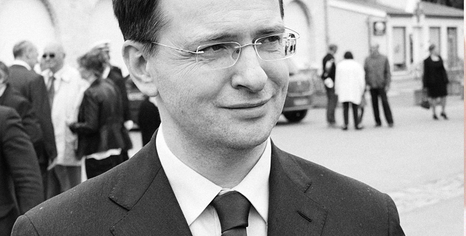 Владимир Мединский объяснил цензуру в «Рокетмене»