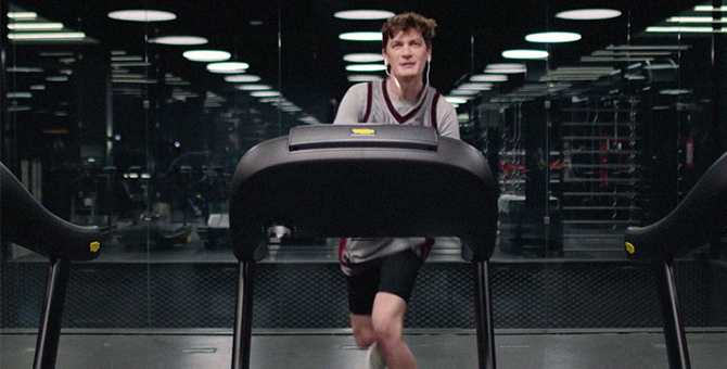 Муся Тотибадзе выпустила клип на песню «Разбегаюсь»