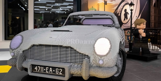 Lego представила автомобиль Джеймса Бонда в натуральную величину