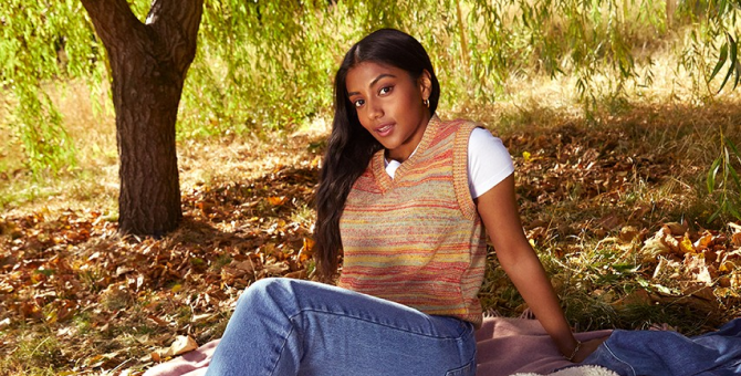 Чаритра Чандран из «Бриджертонов» снялась в новой кампании Levi's