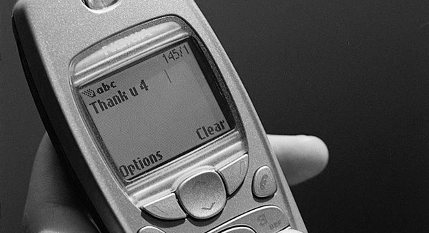 Стало известно, почему англичане получают SMS из 2003 года