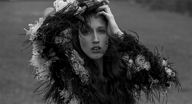 На модель Анну Кливленд подали в суд