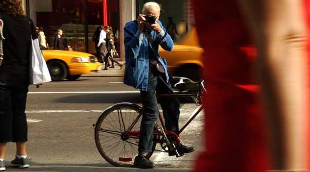 1 200 человек оденутся в синее в память о Билле Каннингеме