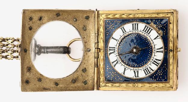 Редкий экспонат: в Эрмитаже открылась выставка часов XVI–XVII веков