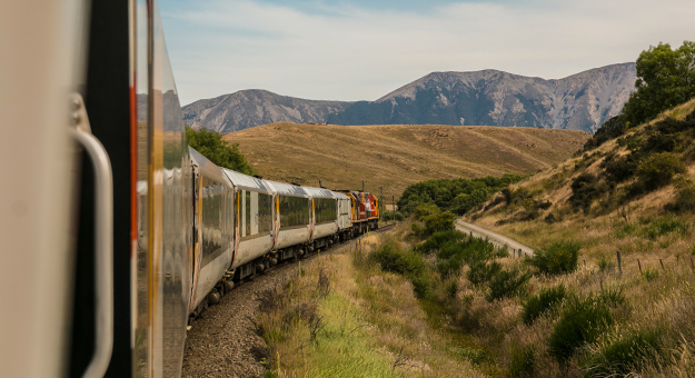 Google Flights сможет бронировать билеты на поезда