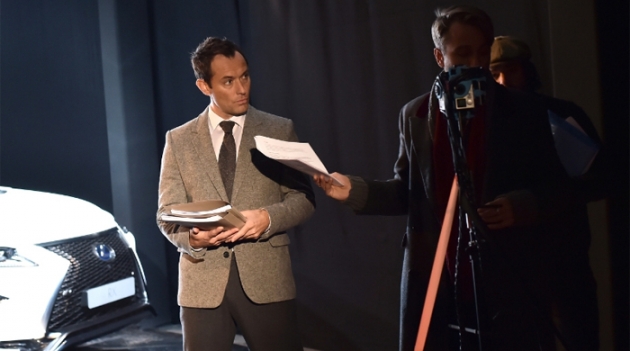 Lexus устраивает виртуальный тур с Джудом Лоу