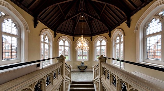 И тайная комната: зал школы Хогвартс выставлен на продажу