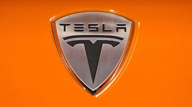 Tesla представит новую модель автомобиля Roadster