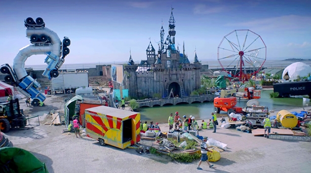 Депрессивный Диснейленд: мини-фильм о выставке Бэнкси