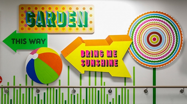 Дизайнеры и художники оформили королевскую больницу Лондона