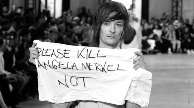 Модель на показе Rick Owens устроил политическую провокацию