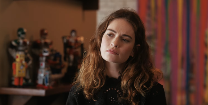 Лили Джеймс одержима приложениями для знакомств в трейлере «What's Love Got to Do With It?»