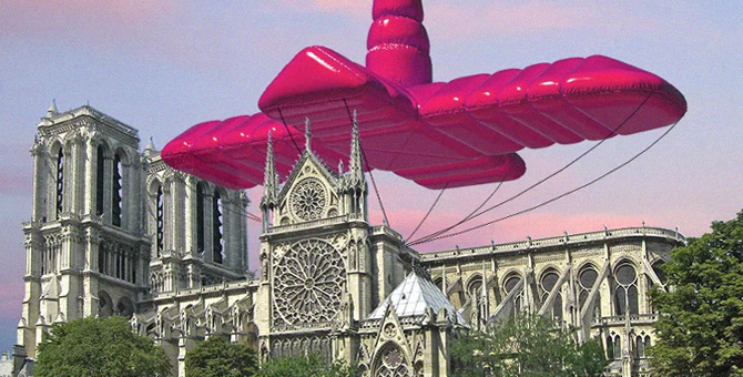 Архитекторы предложили сделать надувную крышу для Нотр-Дама