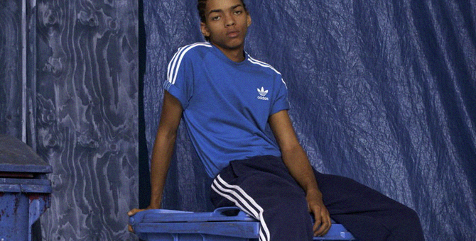 Сотрудники adidas обвинили компанию в расовой дискриминации