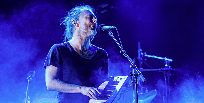 Том Йорк анонсировал новый альбом с помощью проекций на лондонских зданиях