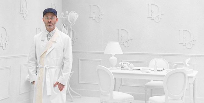 Художник Дэниел Аршам показал подвеску-трансформер Dior Homme по мотивам его работы