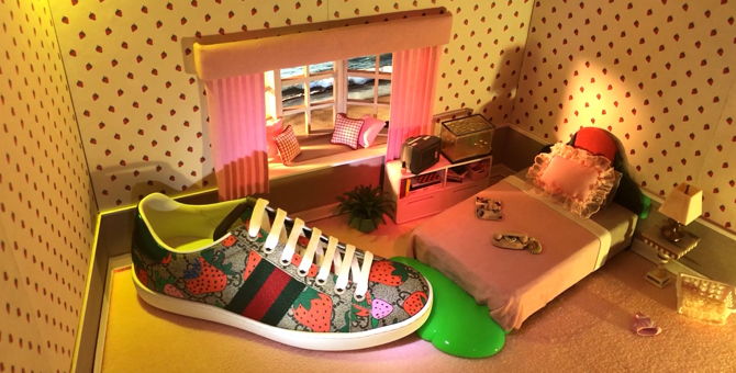 Художники и режиссеры создали видео с кроссовками Gucci Ace