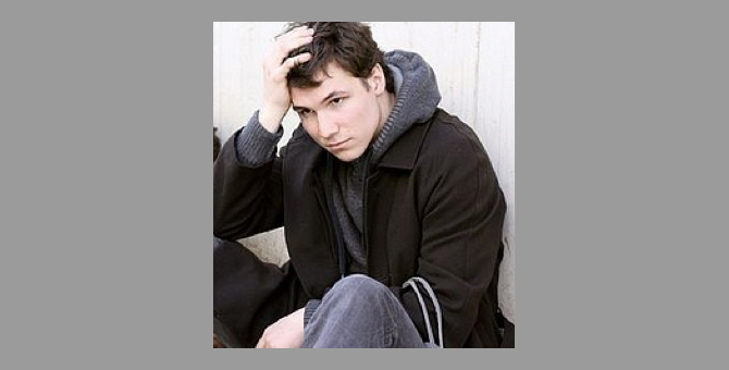 Художника Илью Трушевского обвинили в изнасиловании