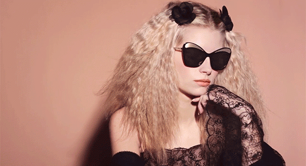 Карл Лагерфельд снял Лотти Мосс в рекламе очков Chanel